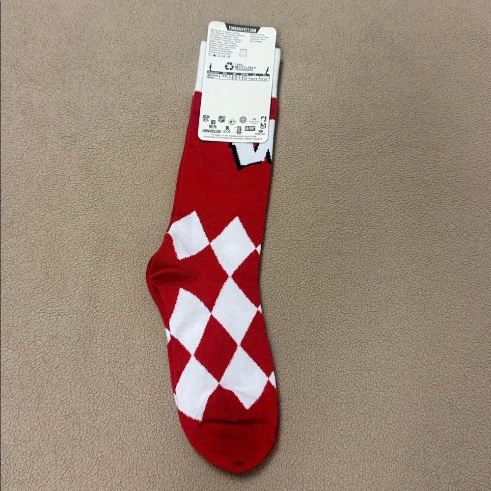 S5 NWT For Bare Feet Big Diamond Socks - Wisconsin Badgers -‎ OSFM